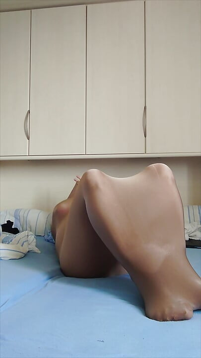 Carmen Nylonjunge Tests Bodystocking for Full Body