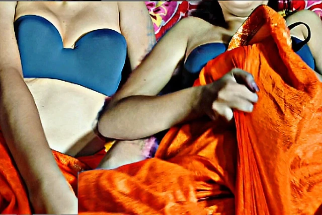 Jeja and sister-in-law secretly video with clear Hindi audio voice Indian hot masked girl sister-in-law