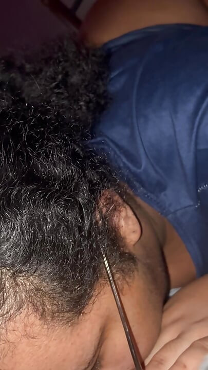 Une trans à lèvre juteuse se fait utiliser la gorge