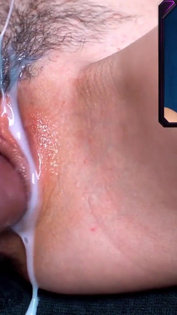 Izbliza Prskajući Orgazam s Hitachi igračkom | Isječak 1