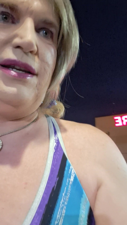 Na autopraonici se smočim u kupaćem kostimu i kratkim hlačama!