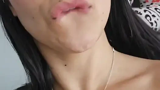 Stiefschwester tanzt sehr reich auf schwanz