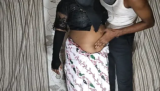 Romansa dan romansa sari yang panas dan waktu romantis dan seks