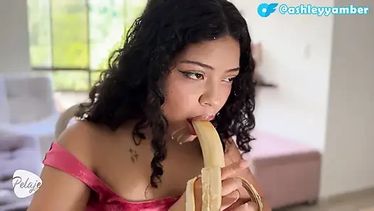 ASHLEY AMBER: My New Obsession - Check Out What She Does With This Banana