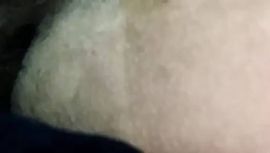 Ateşli bakire göt parmakla kırılmaya çalışıyor