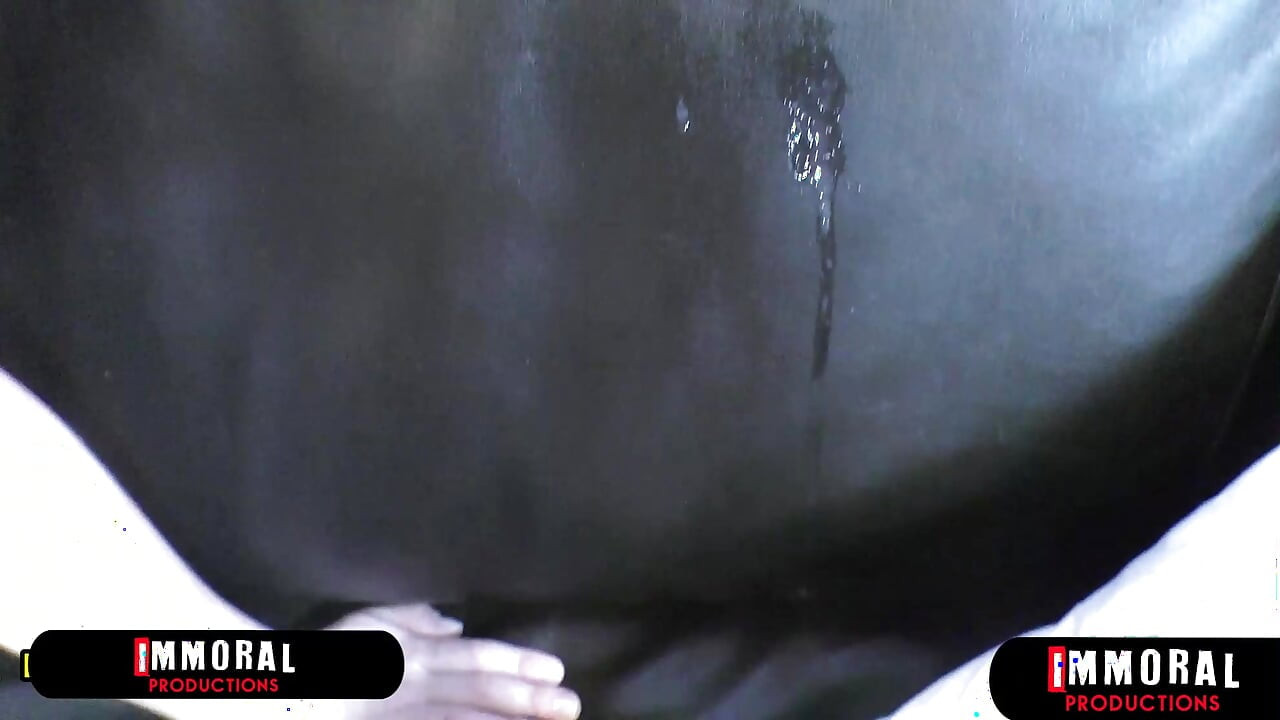 Kylie Green을 위한 침투로 변하는 섹시한 인터뷰!