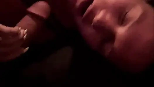 Konnte nicht aufhören, mein spielzeug zu ficken, also steckte er es stattdessen in meinen mund!