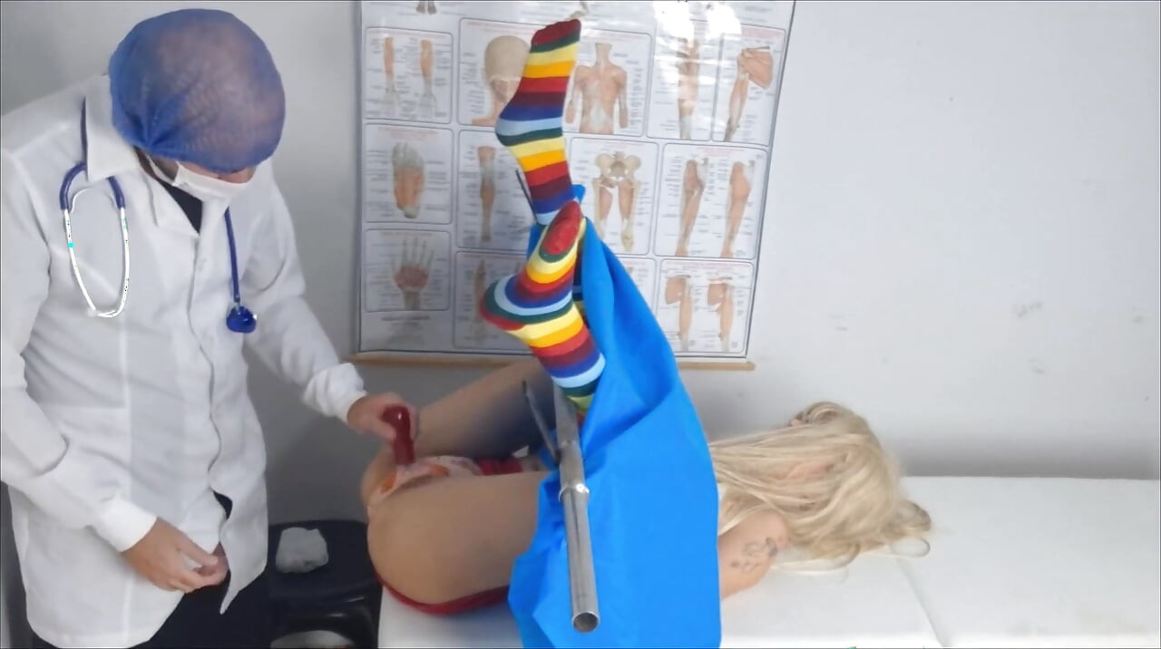 The Gynecologist Couldn't Oppose the Patient's Vagina!