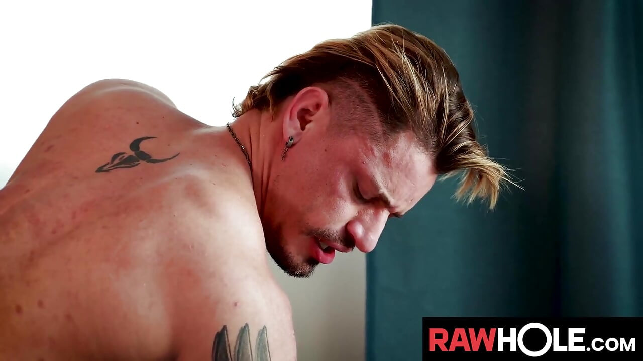 Un trou brut épingle la queue de Toro