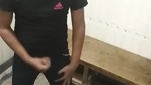 emo eşcinsel handjob