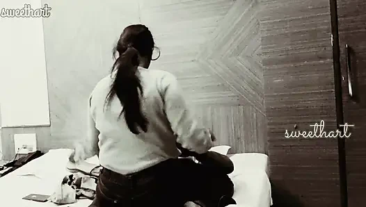 Интенсивная эротическая встреча: офисные фантазии жены развязаны дома