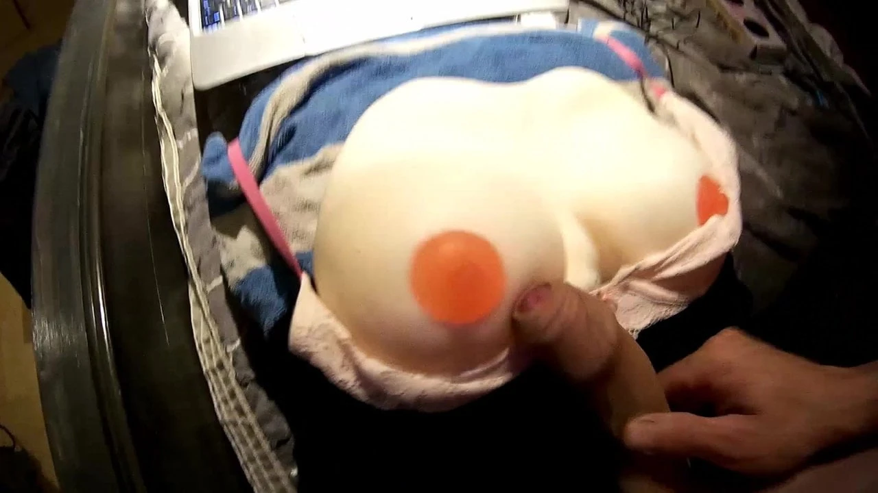 Titty knullar min bröst onani