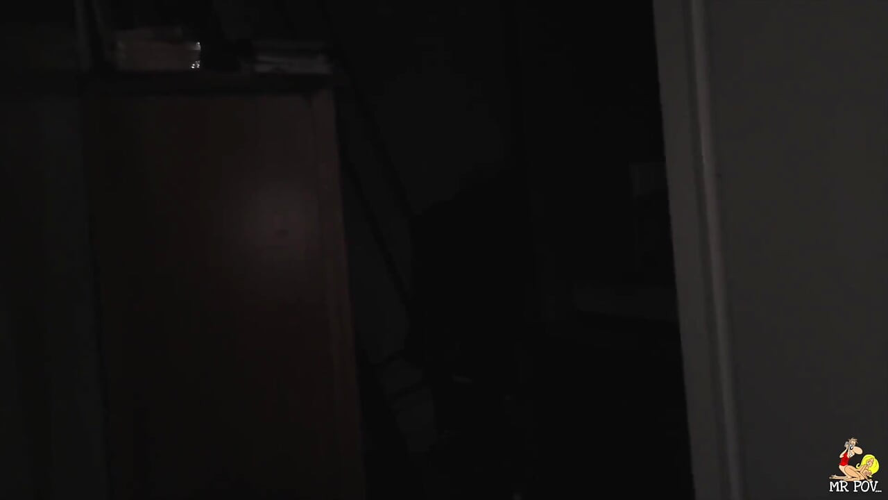阿德里亞·雷被一個插在屄上，兩個被打在臉上！