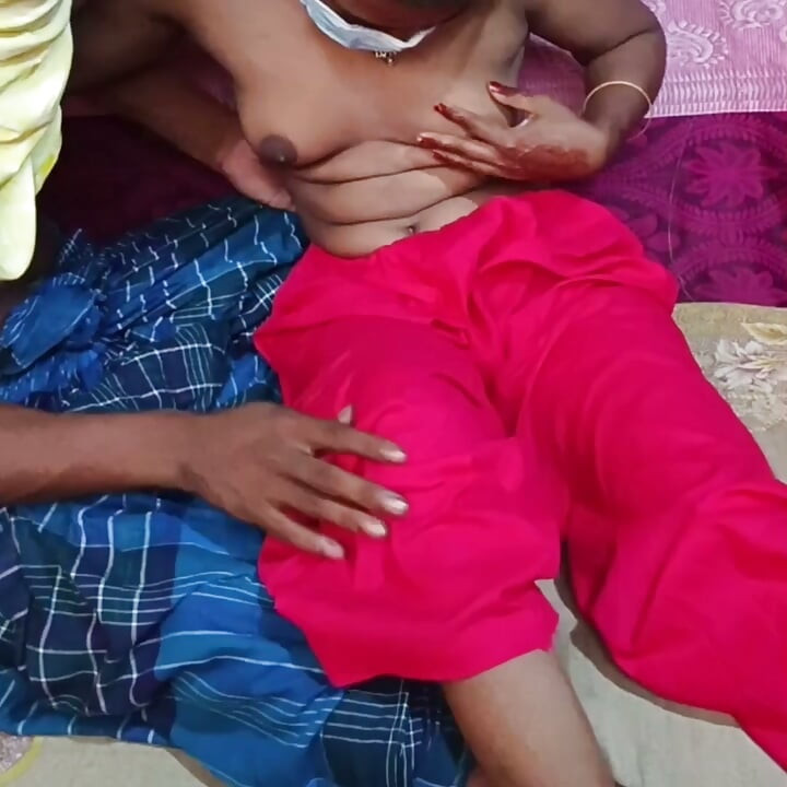 Vídeo sexy viral de um tio materno bangladeshiano e sua sobrinha.