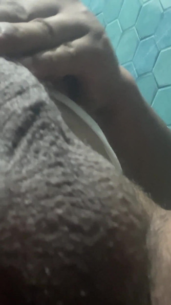 Provjerio sam kurac i počeo drkati