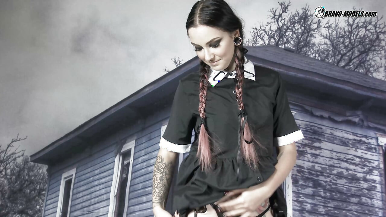 430 - Sharlotte Thorne