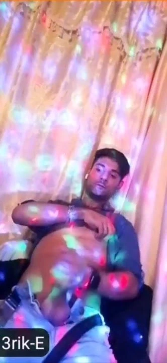 HOT  Boy gave Cum live in MeWe Zoom - Erik Pytar CAM