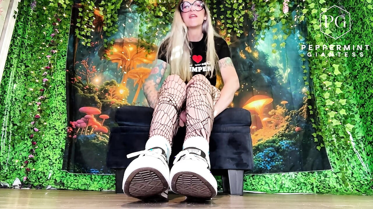 67 Riesin schule, schikane trickst Streber aus, meine massive größe 16 stinkende Füße zu verehren - Schuh & socken entfernen