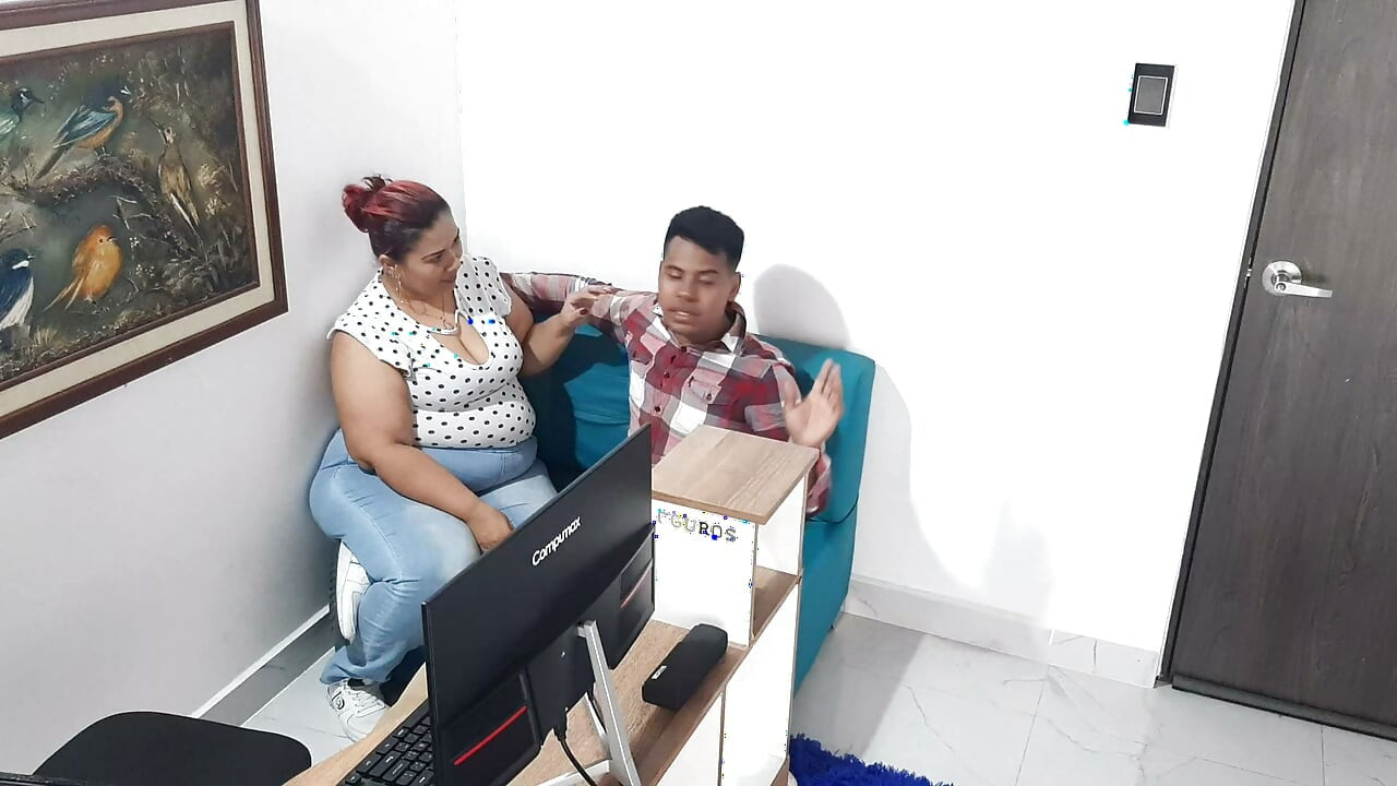 Milf bbw gives the fuck gets very horny with her stepson