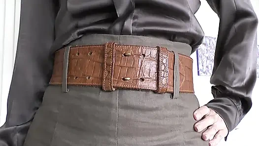 Exciting Belt Fitting with a Linen Skirt, Part 1, Lady Victoria Valente