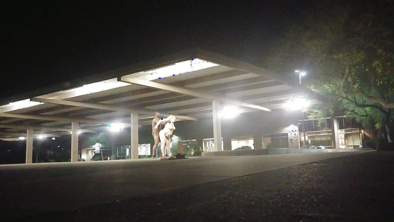 Risky sex in an empty parking lot!