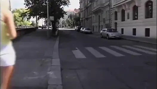 Три обожающие сперму горячие бисексуальные юные сучки трахают двух везучих мужиков и поедают кончу