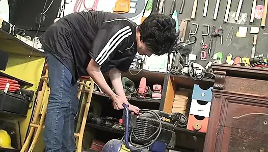Mädchen sind versaut zusammen mit einem strapon