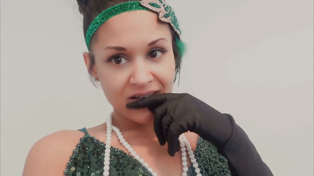 Calissa 1920s Giantess