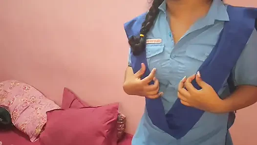 Sevimli tombul liseli kızlar garip bir durumda sıkışıyor