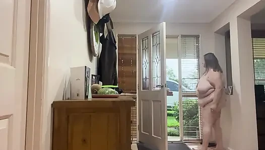 Счастливый доставщик пиццы