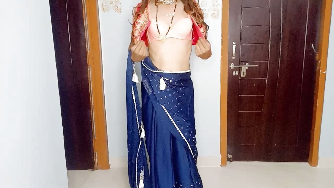 Desi stepmom ki pahni huwe saree our bra panty usi ke jaise taiyar hoke mje liye