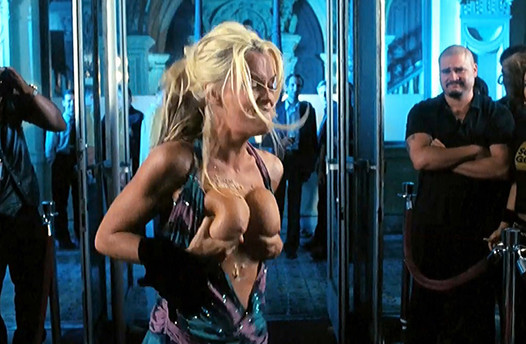 Jenny McCarthy nackte Möpse in schmutziger Liebe Scandalplanetcom