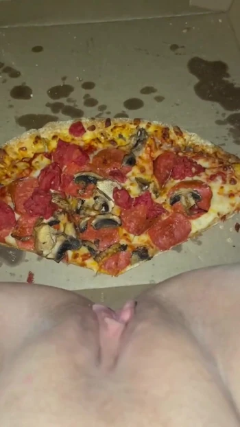 Must-see moment from "PIZZA TEEN MASTURBATION -KINKY FOOD FETISH-FEMALE WEIRD ARAB PORN-REAL ORGASM- AMATEUR- ARABIAN"