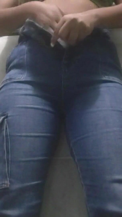 Must-see moment from "Camera in public bathroom captures nurse pissing"