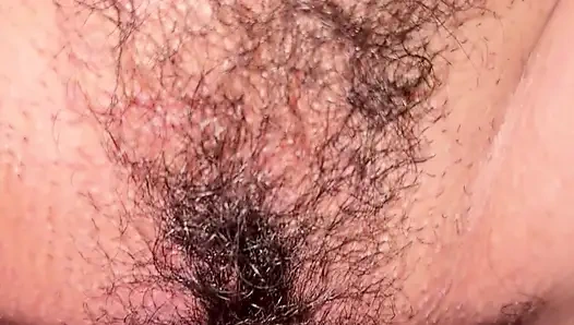 Sahniger handjob mit verdammter haariger muschi, drinnen