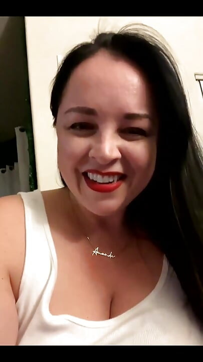 Streamelj nagy mellekkel