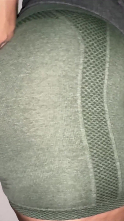 She Accidentally Grabs a Stranger's Dick While Waiting in Line
