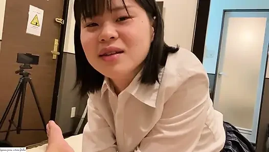 Lihat seragam kampus lamaku yang legit