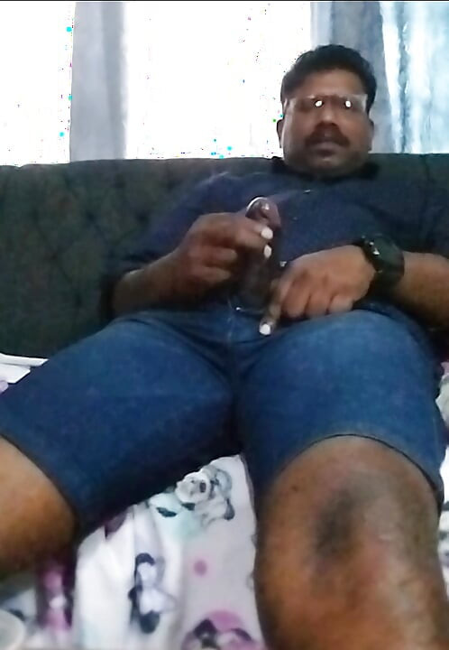 Showing my dick jerk