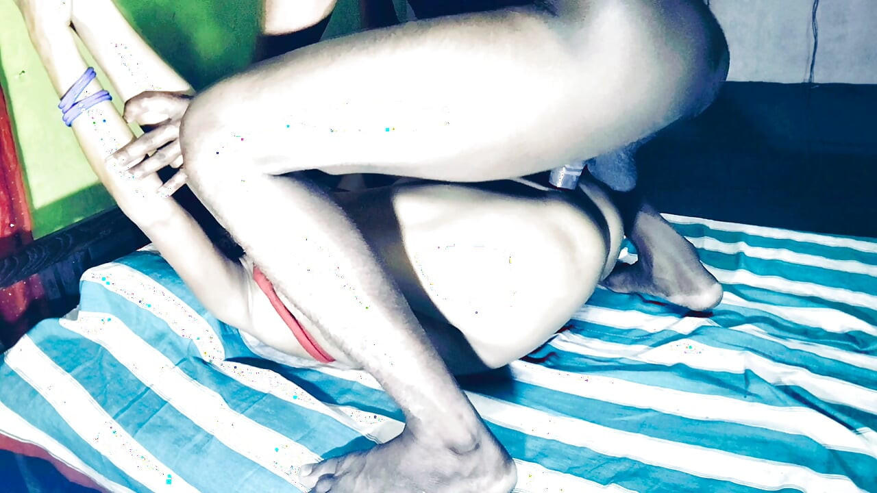 Because the madam is alone at home, she has sex with her servant