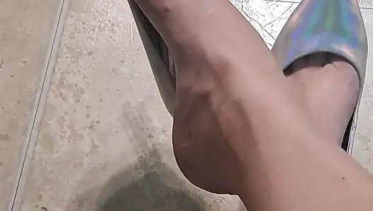 Stiletto Ayakkabı Sarkma