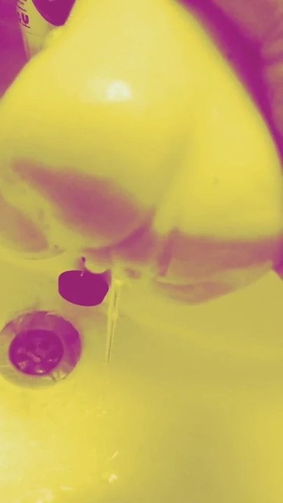 大射精淋浴我最好的金发女友一直认为（：