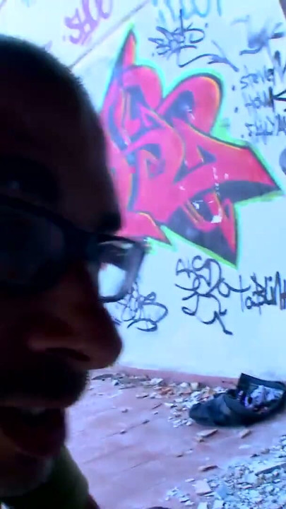 Ficke die geile Passantin an einem Lost Place | Clip 2
