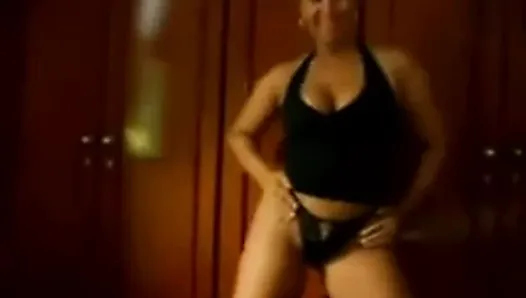 Madura puta bailando-Hot mature dance