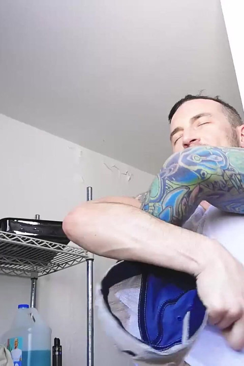 TRAILERTRASHBOYS Jock Grant Ducati Facialized By Derek Kage