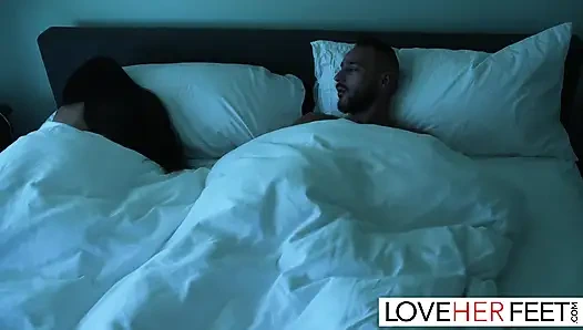 Strebsame latina madison wilde liebt es, hart gerammt zu werden