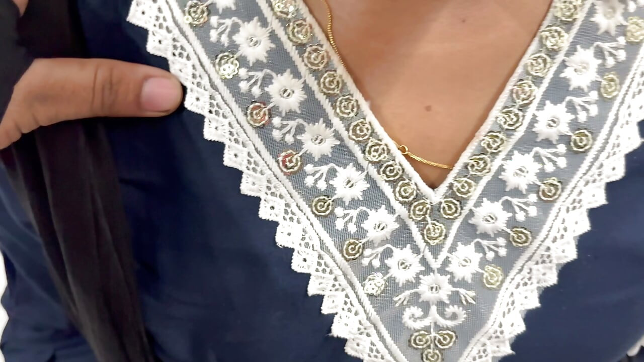 Heißes mädchen stimmt für sex zu, desi mädchen hindi audio gefickt