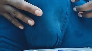 Pancutan mani zakar seksi hitam