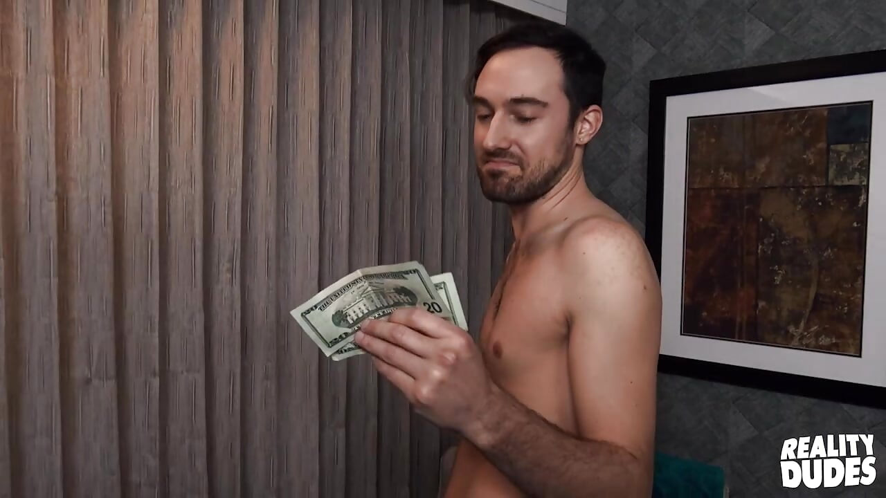 REALITY DUDES - Peyton dostaje hardcorowego walenia i spermy w piersi za odpowiednią cenę