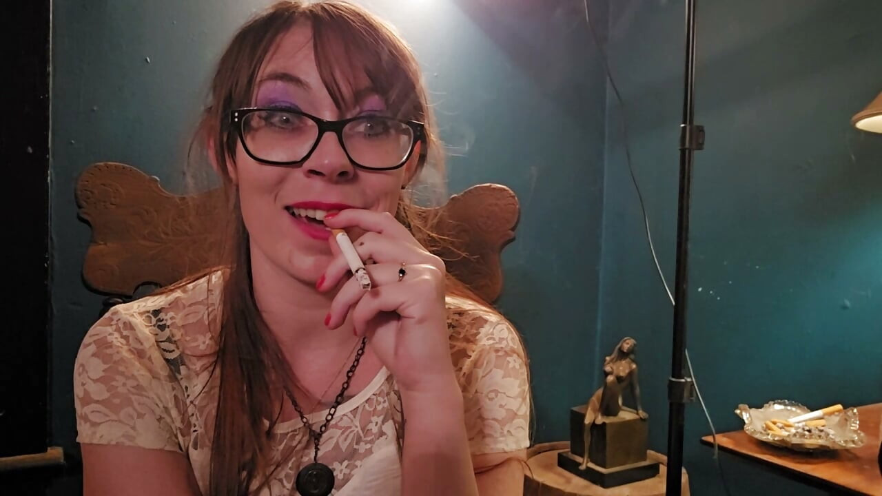 Eu só fumo muito cigarro